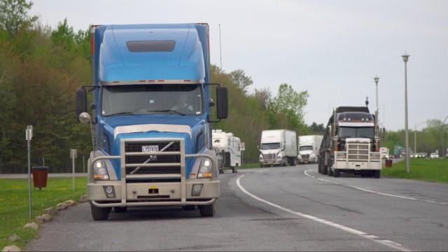 Écran de fumée / Les camionneurs mènent l'enquête