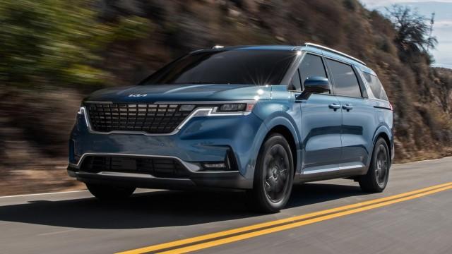 2022 Kia Carnival & 2021 BMW 4 Series Convertible