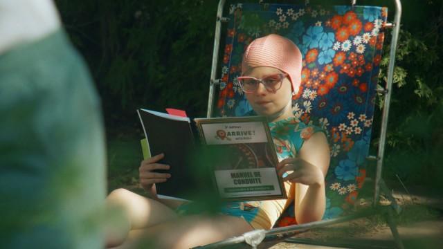 Martine Ruins Her Sight