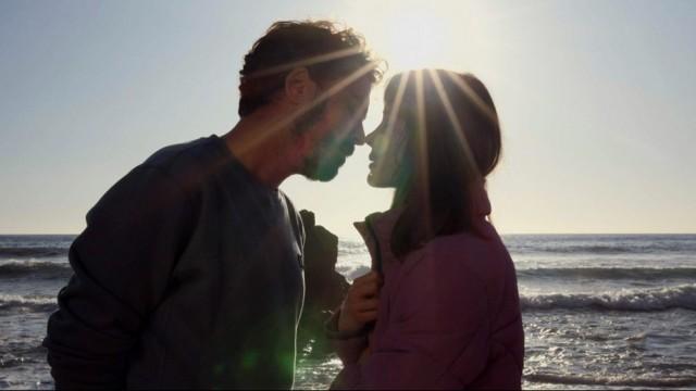 El beso entre Martita y Gonzalo es interrumpido por Javiera