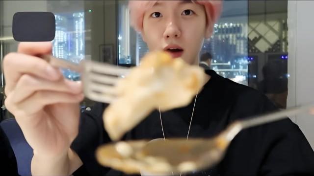Baekhyun’s VLOG (Dubai/SuperM MV/Water Fountain Show/Eating Show)