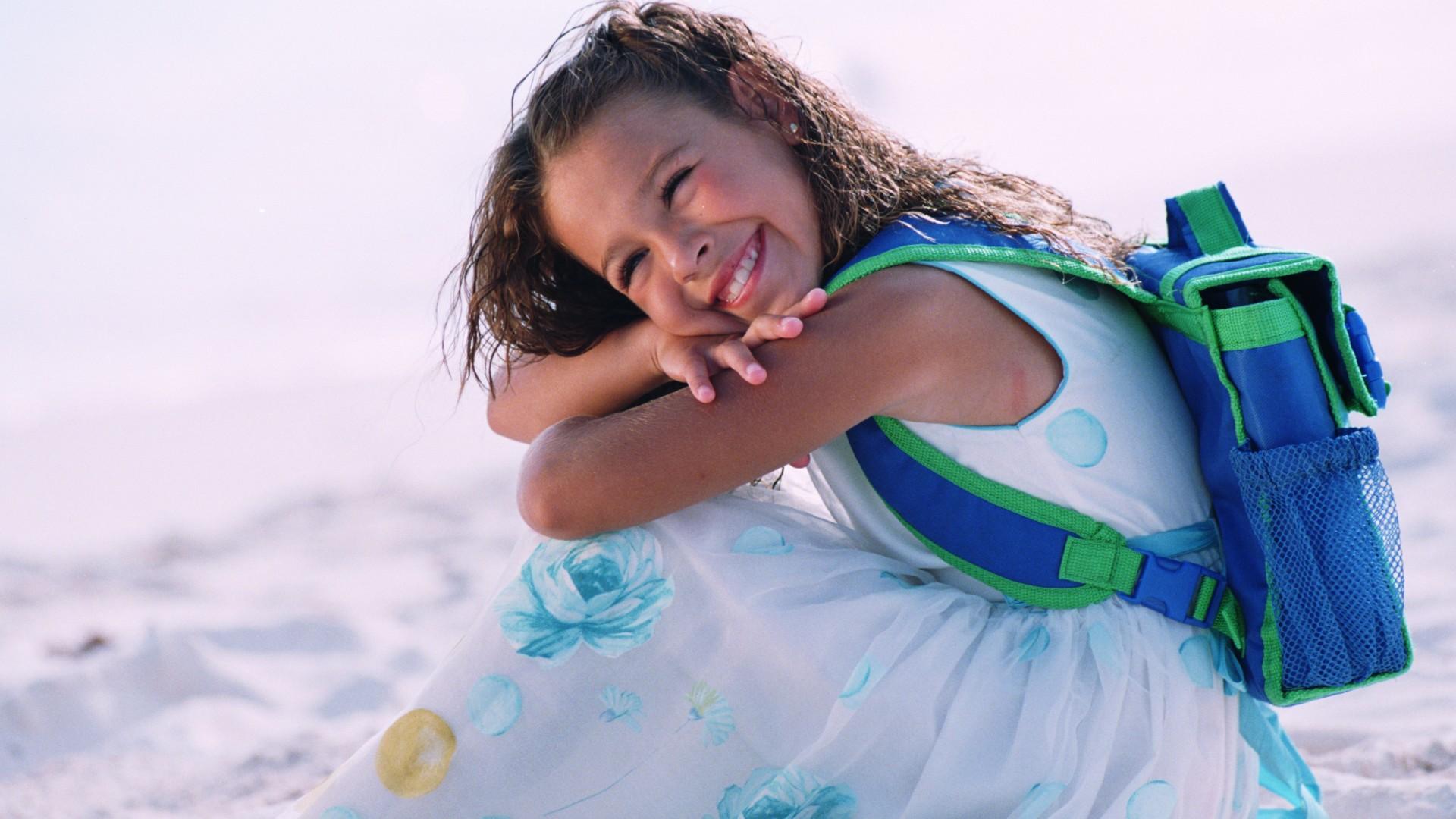 Amy, the Girl with the Blue Schoolbag